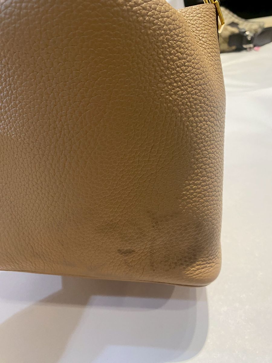 焦糖駝色皮包 · 去污 處理前