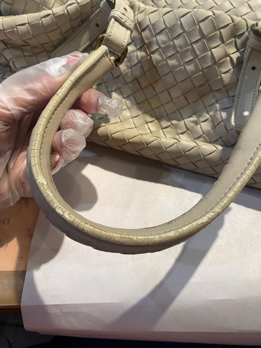 Bottega Veneta 米白編織包 · 提把修復 處理前