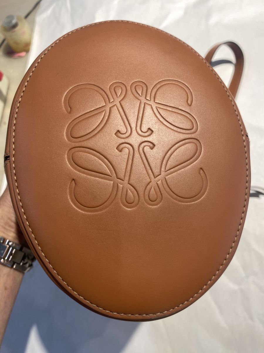 米色 Chanel 翻蓋包 · 整染 處理前